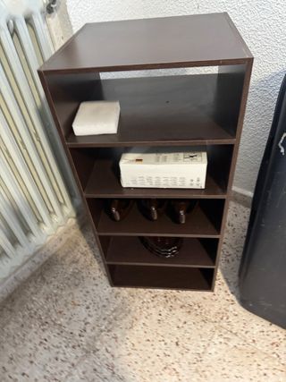 Cómoda de madera marrón