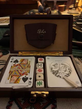 Juego de póker de lujo con dados