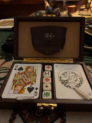 Juego de póker de lujo con dados
