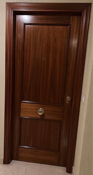 Puerta blindada Madera  Etimoe En muy buen estado