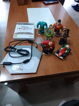 Disney Infinity PS3 + Figuras y Base