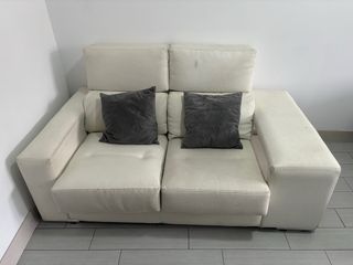 Sofá 2 plazas, piel blanco.
