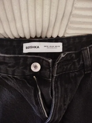 Pantalón vaquero Bershka negro
