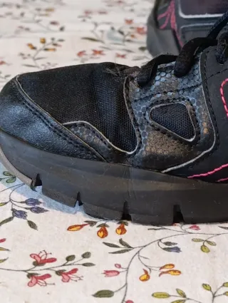 Deportivas Newfeel Negras y Rosas T  Decathlon