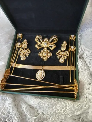 Aderezo de fallera en oro con medalla