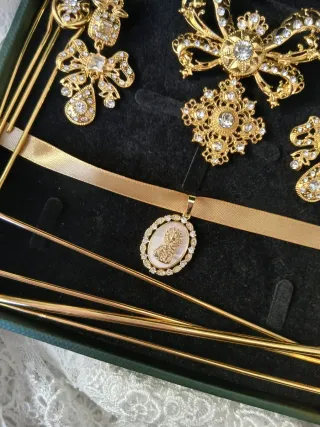 Aderezo de fallera en oro con medalla