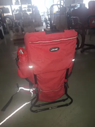 Mochila portabebés ergonómica roja