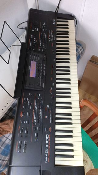 Roland G-1000. Teclado - Workstation