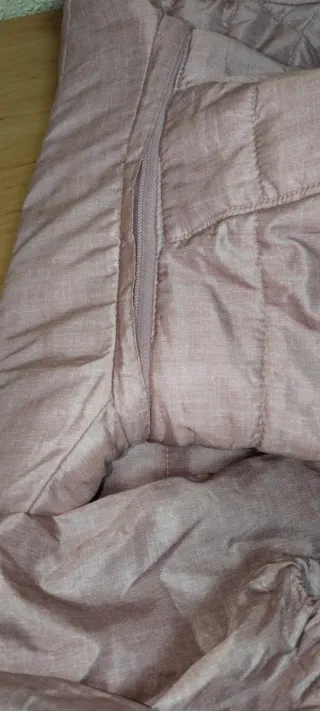 Talla L. Chaqueta acolchada con medidas.