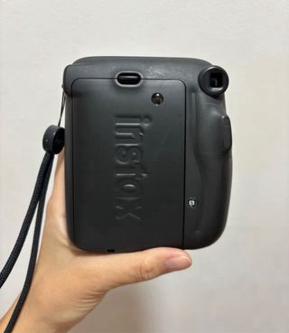 Instax Mini 11 Negra + Funda