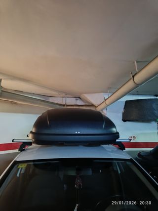 Baul y barras de coche 200 litros
