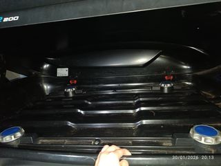 Baul y barras de coche 200 litros