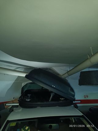 Baul y barras de coche 200 litros