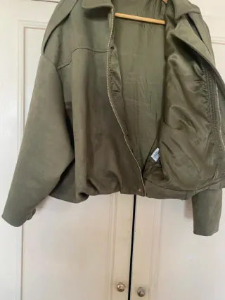 Chaqueta bomber efecto ante verde L de cuello solo