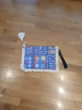 Bolso de mano étnico con flecos