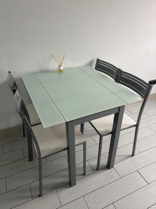 Comedor de cristal extendible de 4 puestos