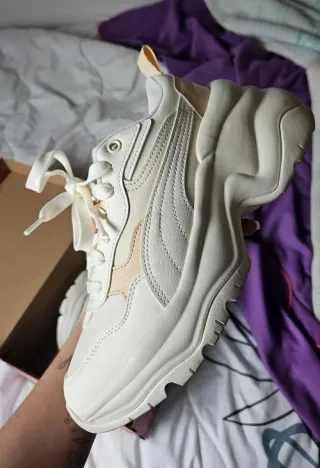 Zapatillas Puma Beige/Blanco Talla 38