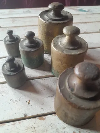 Antiche bilance in bronzo vintage