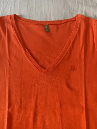 Maglietta Benetton arancione scollo a V