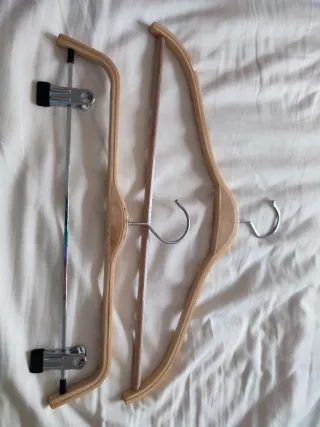 Lote 15 Perchas Madera y Metal