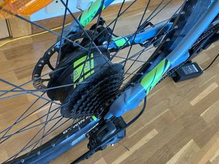 Bicicleta Eléctrica Rockrider + Portabicis + pack