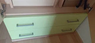 Armario de madera habitación. En muy buen estado.