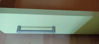 Armario de madera habitación. En muy buen estado.