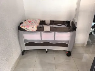 Cuna de viaje 2 niveles + colchón