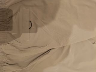 Pantalón Nike gris y rojo Combina con todo