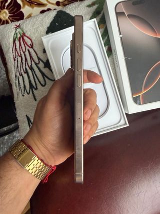 iPhone 16 Pro Max 256GB Dorado