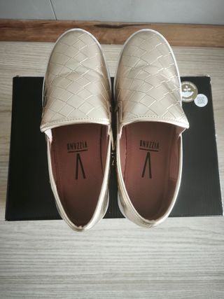 Zapatos Vizzano Dorados