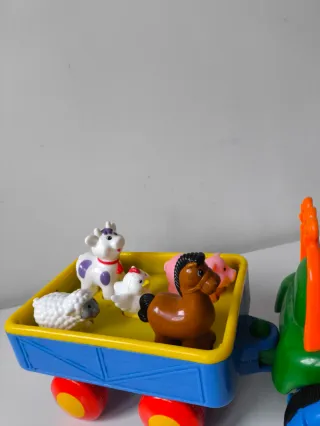 Tractor de animales con música y movimiento