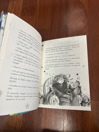 Kika Superbruja y el libro de hechizos (Kika Su...