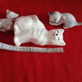 Lote 3 figuras gatos cerámica blanco