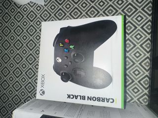 Xbox Series S + Mando + Batería Recargable