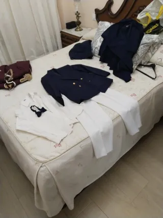 Traje comunión azul marino y blanco