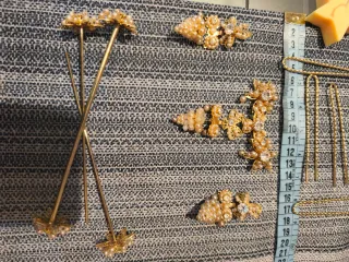 Aderezo en oro racimo perlas niña