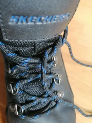 Botas Skechers Negras y Azules