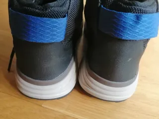 Botas Skechers Negras y Azules