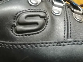 Botas Skechers Negras y Azules