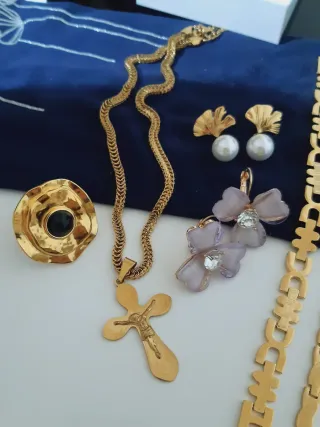 Conjunto Baño Oro: Collar, Pulseras y Pendientes