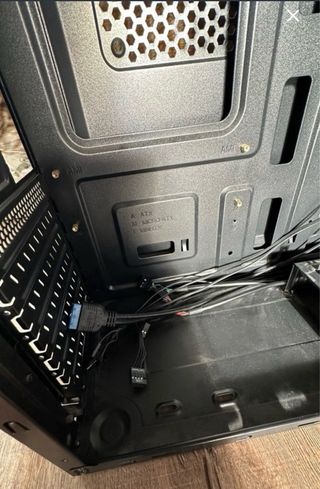 Caja PC MSI Negra