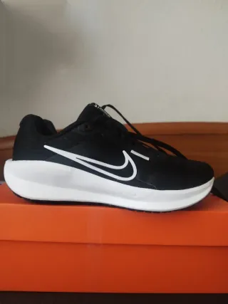 Nike Downshifter 13 Negro/Blanco