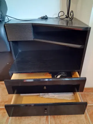 Cabecero 155cm ,2 mesitas y base tapizada 1,35cm.