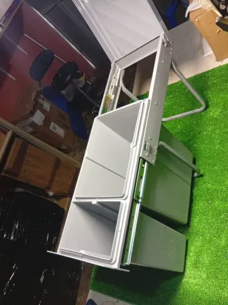 Contenedor basura con rieles telescópicos