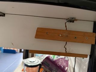 Mesa de cocina con 2 sillas