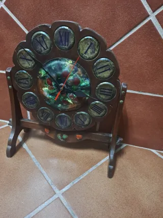 Reloj antiguo madera números romanos