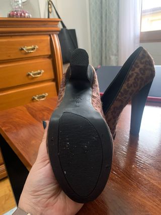 Zapatos de tacón leopardo