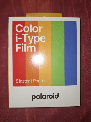 Cámara Polaroid Now + Película i-Type