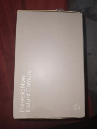 Cámara Polaroid Now + Película i-Type